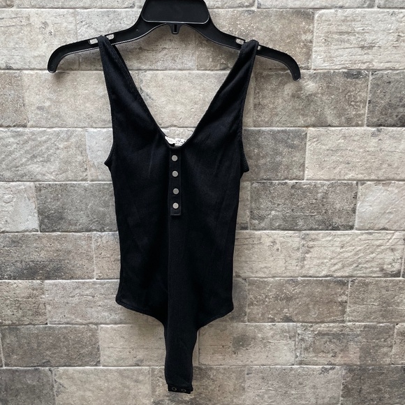 ❤️ EXPRESS ONE ELEVEN RIBBED TANK TOP BODYSUIT SIZE SMALL - Picture 1 of 4